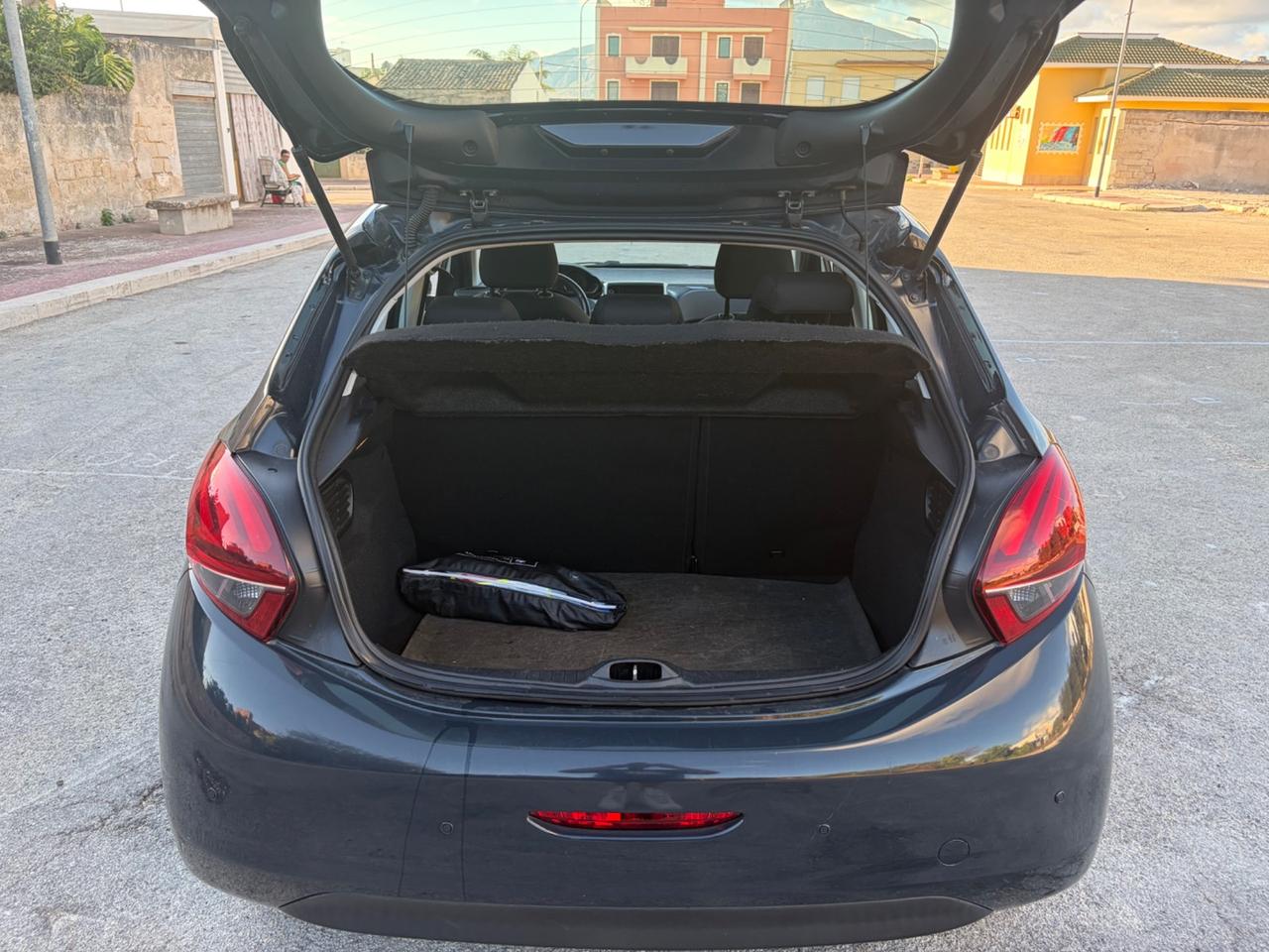 Peugeot 208 BlueHDi 75 5 porte Allure
