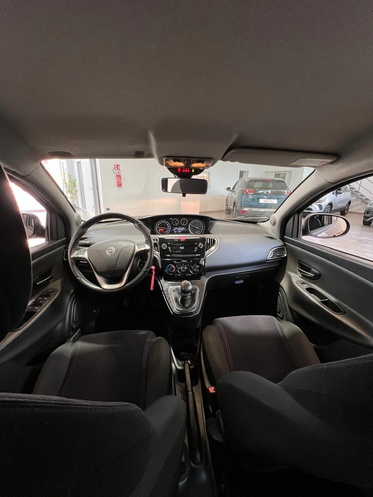 Lancia Ypsilon 1.2 69 CV 5 porte Gold