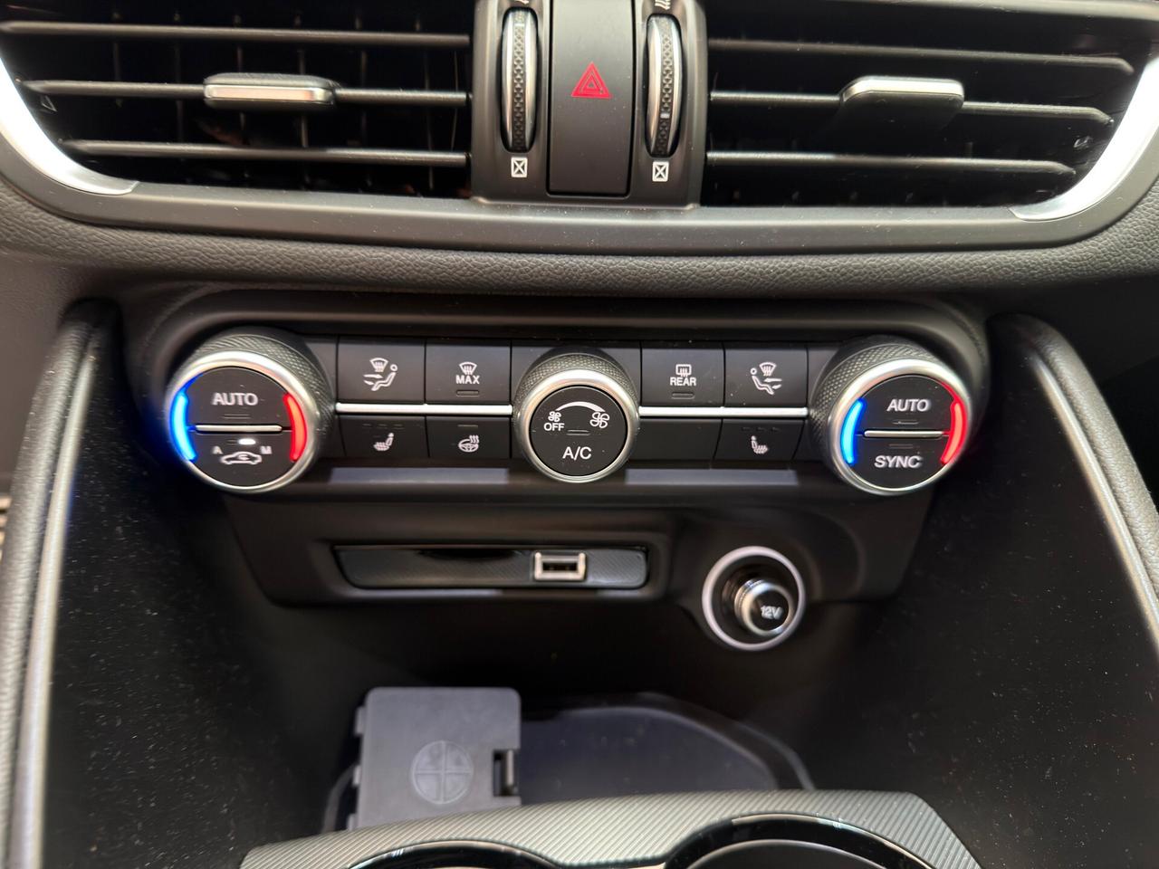 Alfa Romeo Giulia 2.2 Turbodiesel 210 CV AT8 AWD Q4 Veloce