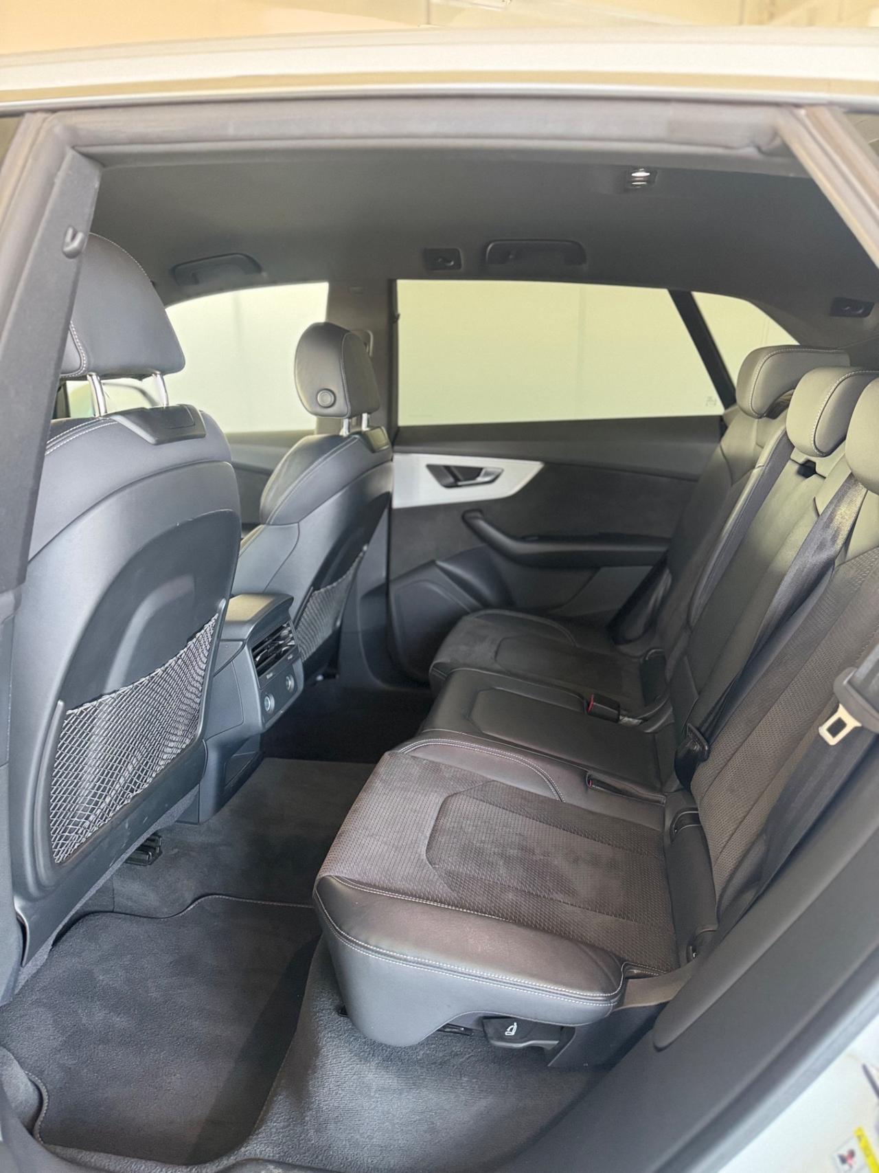 AUDI Q8 55 TFSI 340 CV IVA ESPOSTA