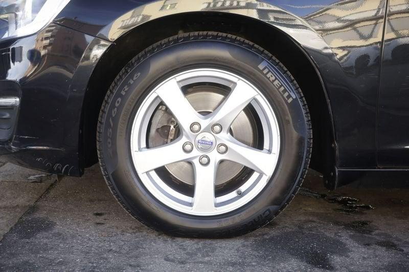 Volvo V60 Volvo V60 D2 1.6 Powershift R-design Momentum Unicoproprietario