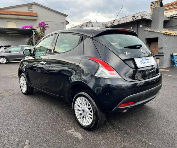 Lancia Ypsilon 0.9 t.air Silver ecochic metano 80cv