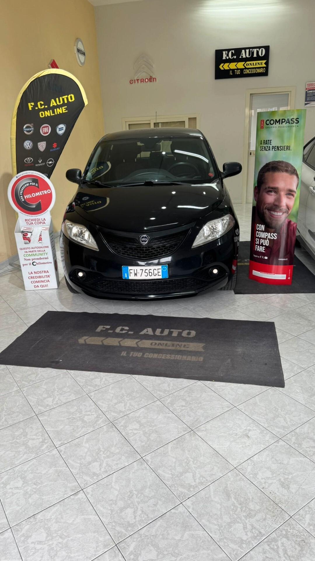 Lancia Ypsilon 1.2 69 CV 5 porte GPL Ecochic Elefantino Blu