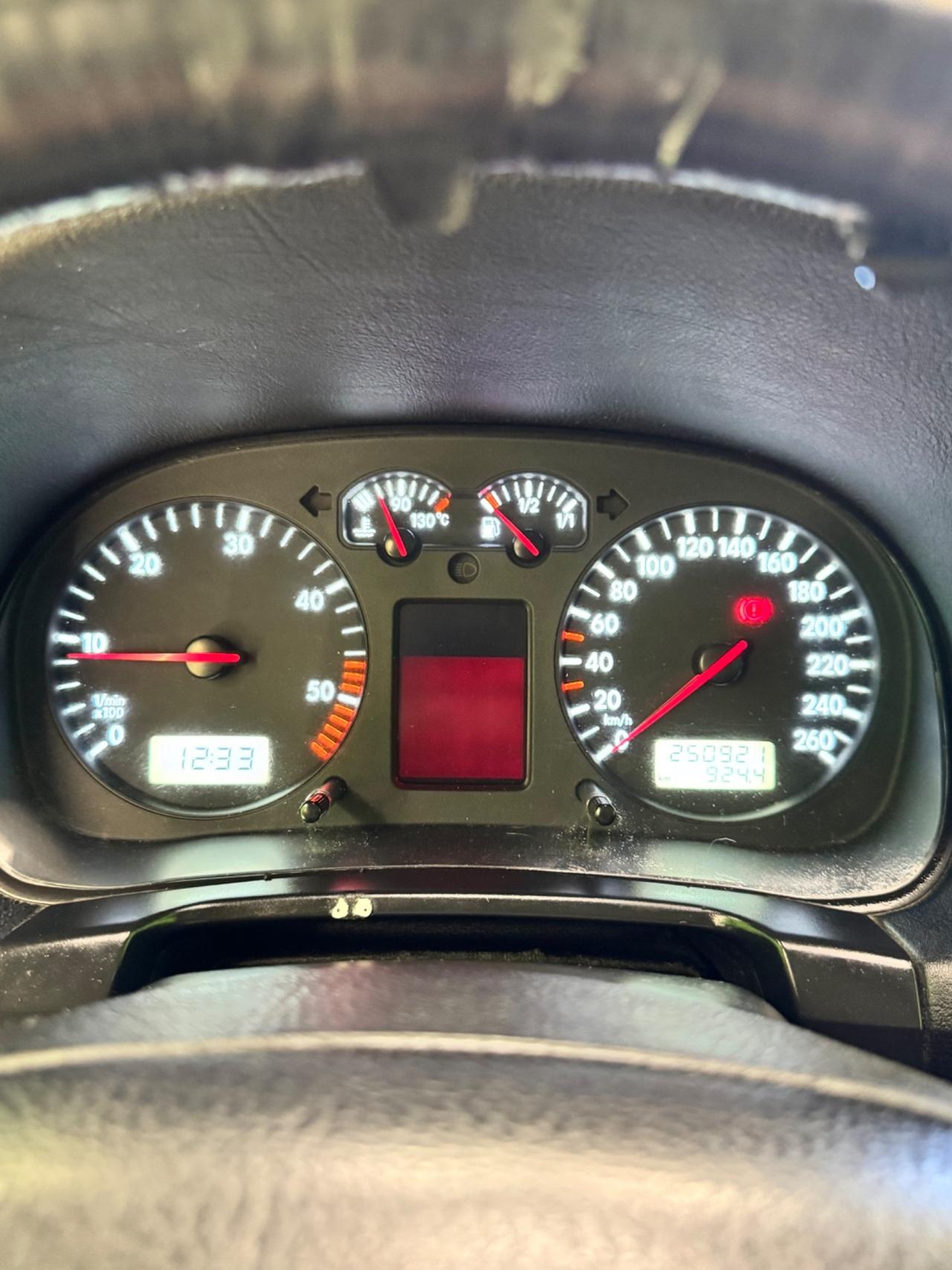 Volkswagen Golf 1.9 TDI/101 CV cat Var. Comfortline