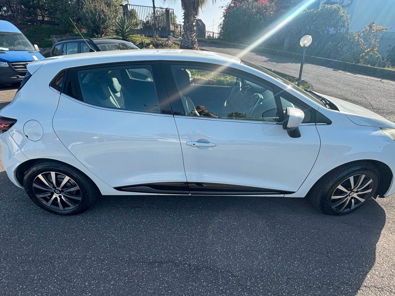 Renault Clio dCi 8V 90CV EDC Start&Stop 5 porte Energy Intens