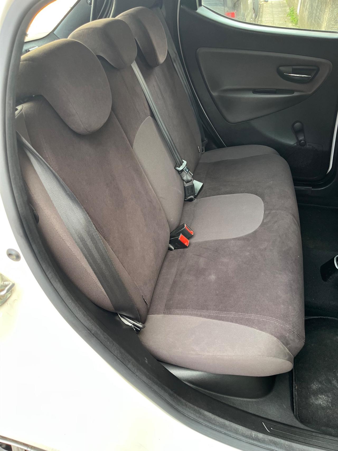 LANCIA YPSILON 5P CON TETTO PANORAMICO APRIBILE