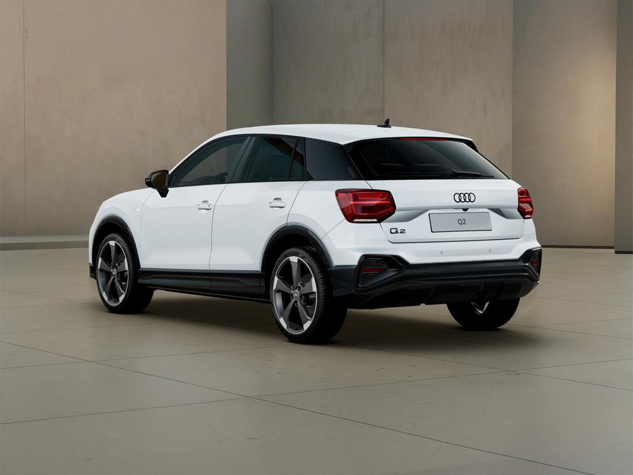 Audi Q2 35 1.5 tfsi identity black s-tronic
