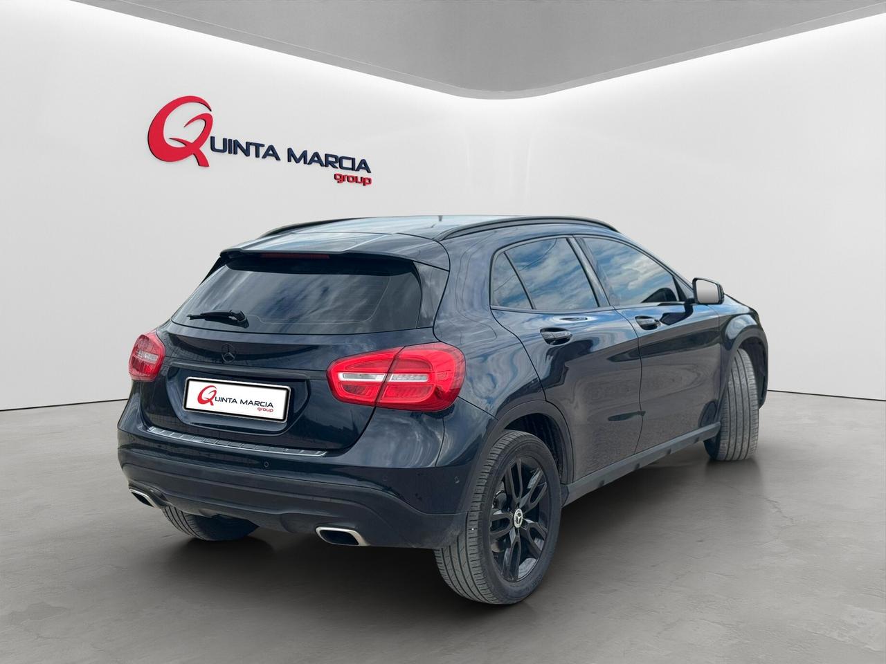 Mercedes-Benz GLA 200d SPORT AUTOMRETROCAMCARPLAY