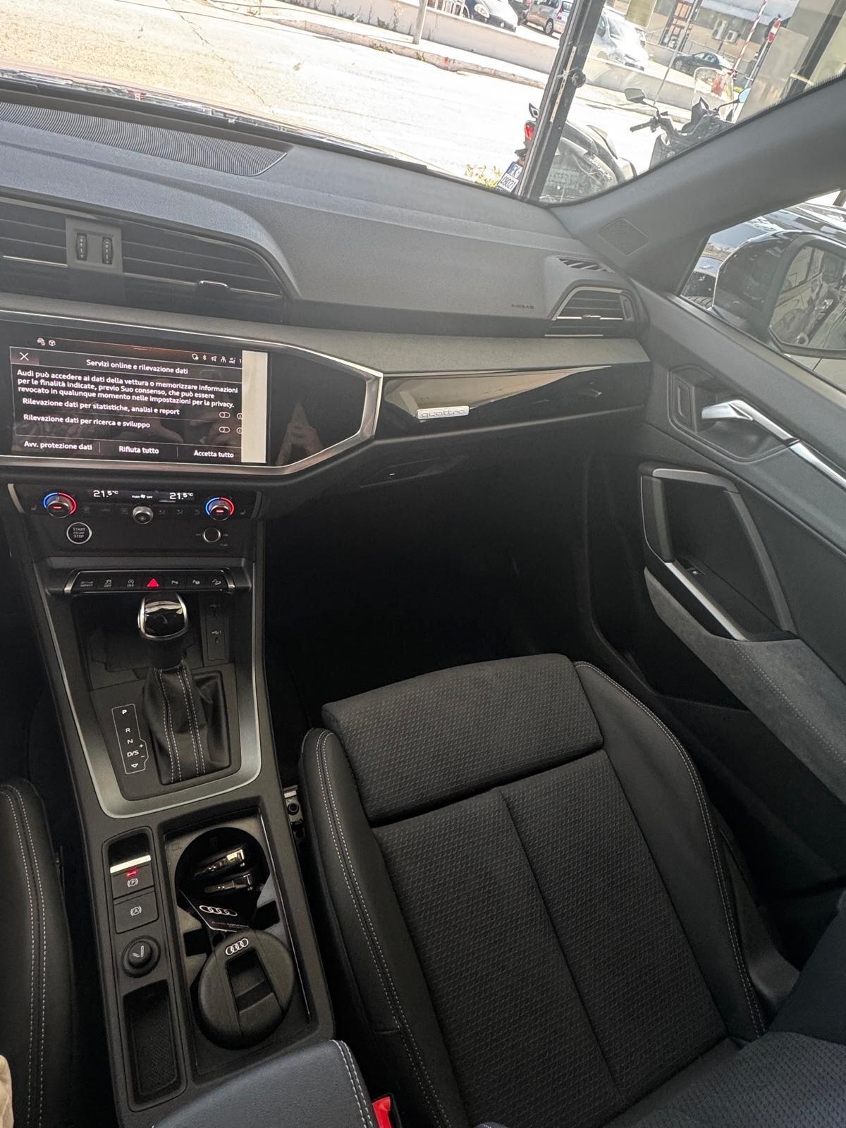 Audi Q3 40 TDI quattro S tronic Identity Black