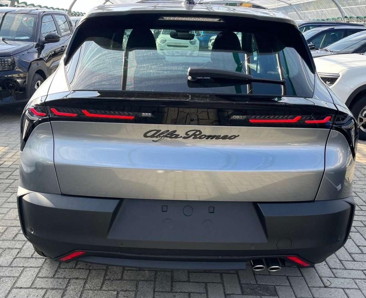 Alfa Romeo Junior 1.2 136 CV Hybrid eDCT6 Speciale AUTO A NOLEGGIO