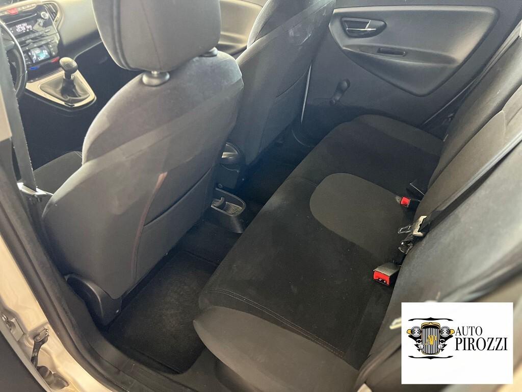 LANCIA YPSILON AUTOM 0.9 BENZ ANNO 2012 108000KM