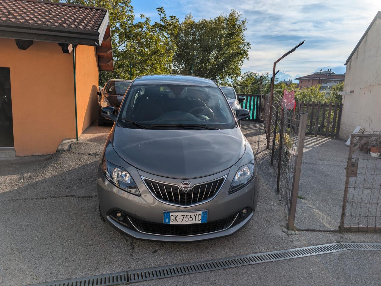 Lancia Ypsilon -NEOPATENTATI-NO BOLLO