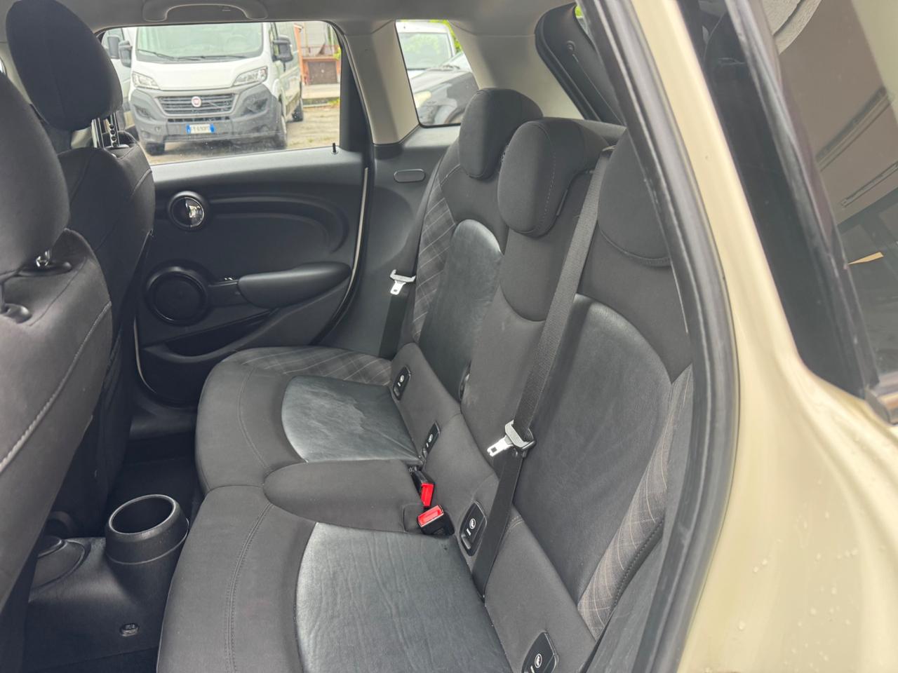Mini 1.5 Cooper D Business