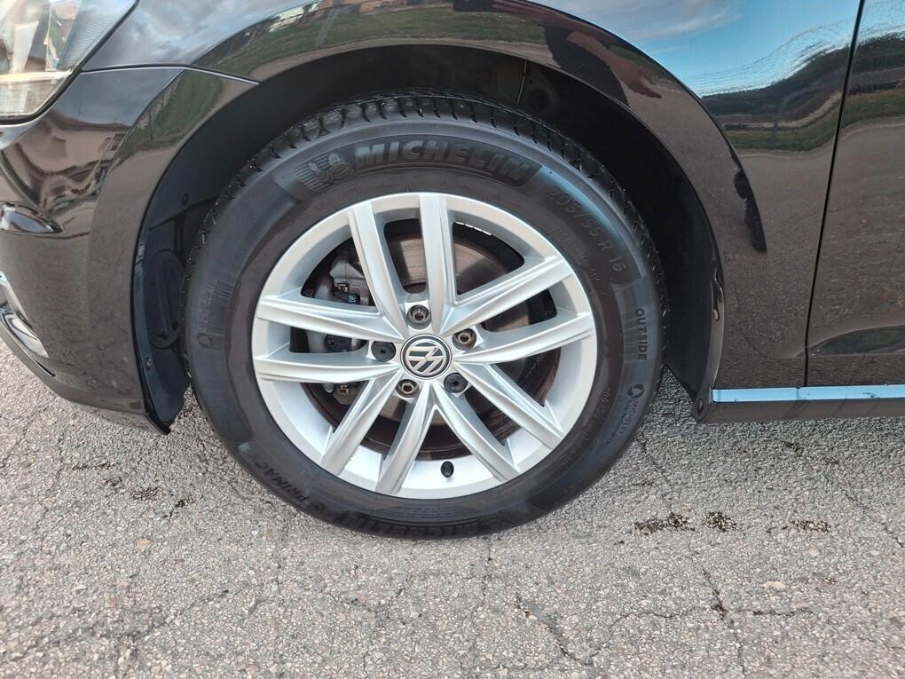 Volkswagen Golf 1.6 TDI 115cv DSG - 2018