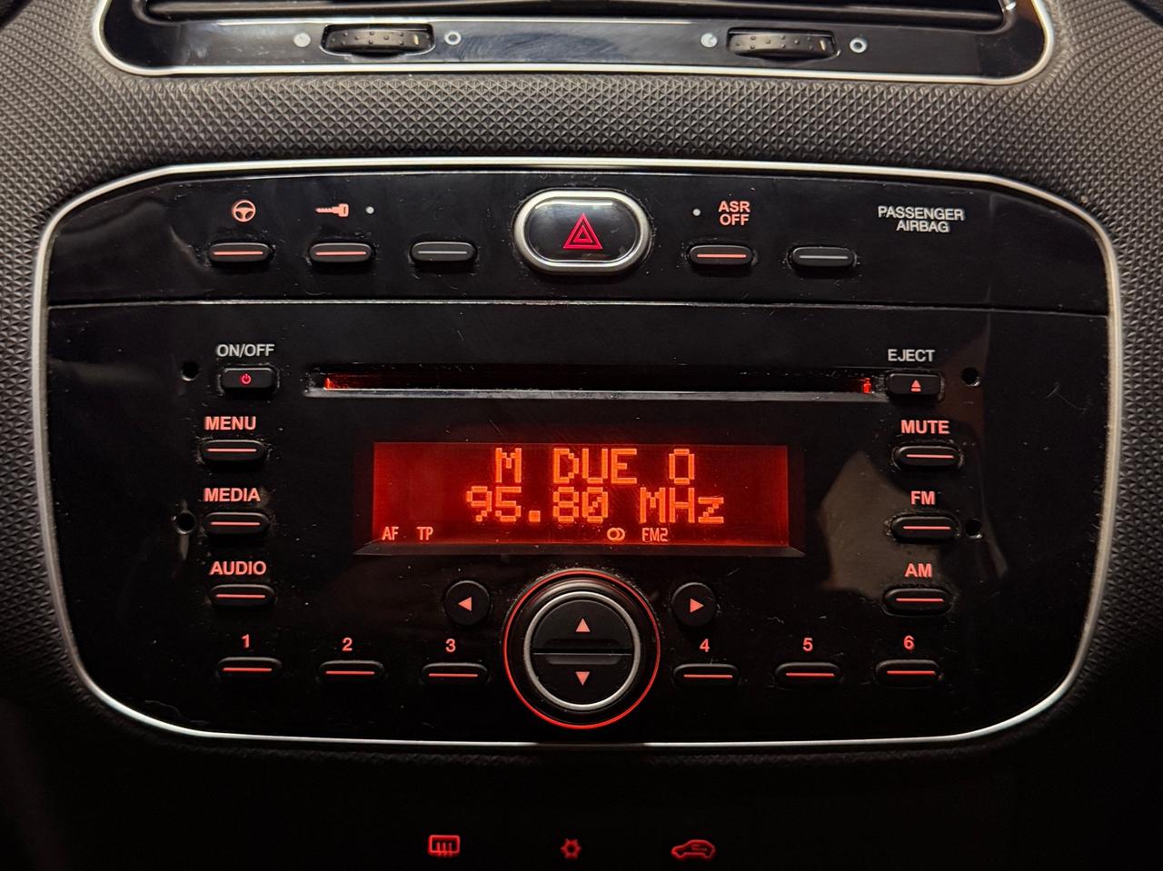 MAGNIFICA FIAT PUNTO CON SOLI 57.954 KM UNICO PROPRIETARIO