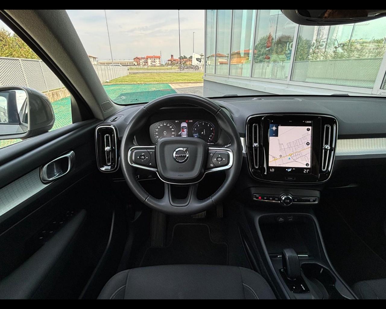 VOLVO XC40 N1 - XC40 N1 1.5 T2 Momentum geartronic AUTOCARRO