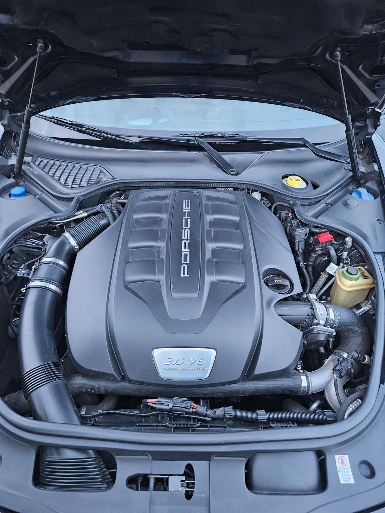 Porsche Panamera 3.0 Diesel OPACO