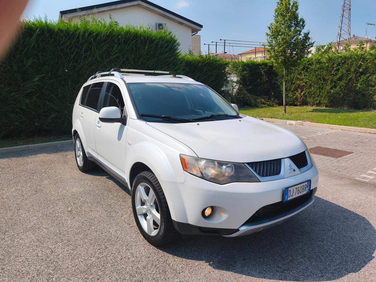 Mitsubishi Outlander 2.0D 7 posti gancio traino
