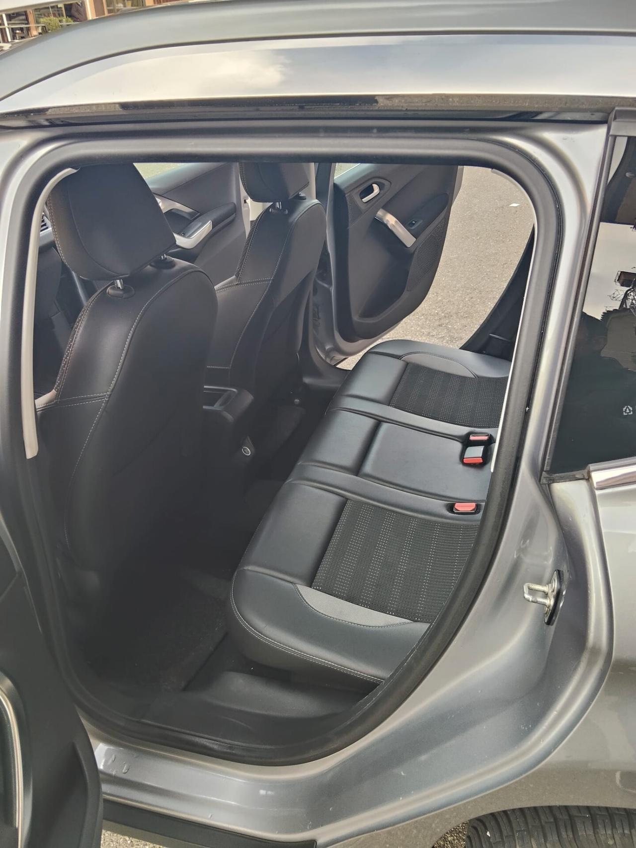 Peugeot 2008 1.6 e-HDi 115 CV Stop&Start Allure