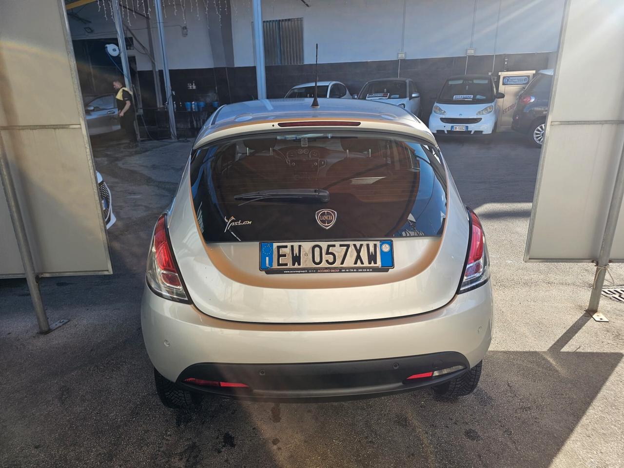 Lancia Ypsilon 0.9 TwinAir 85 CV 5 porte Metano Ecochic Gold
