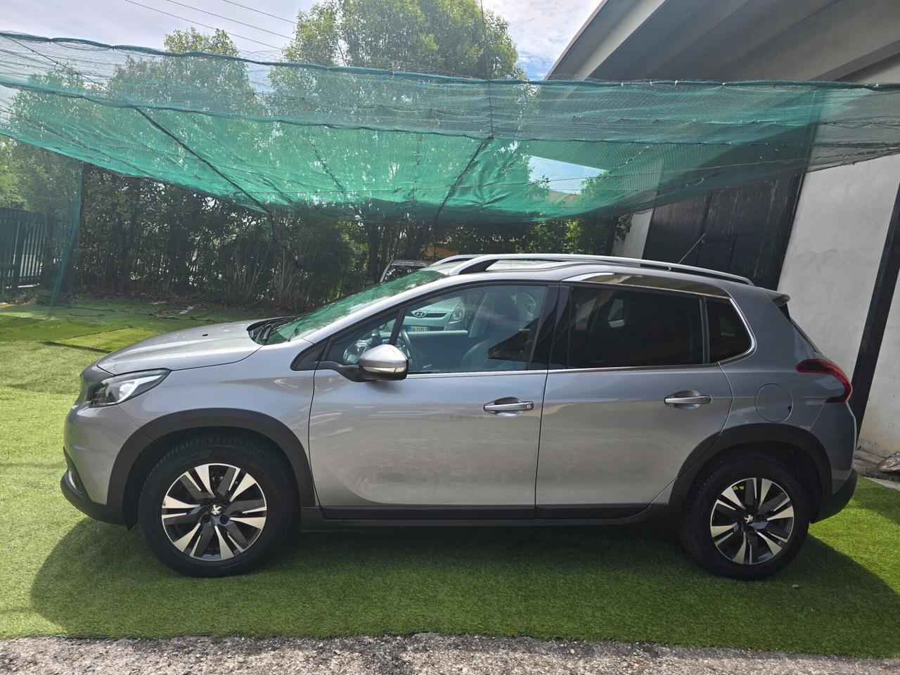 Peugeot 2008 1.2BENZ 82CV 60000KM ALLURE-2020
