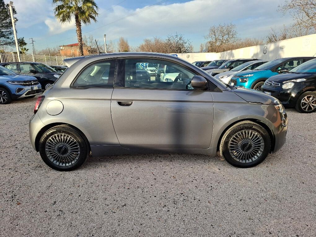 Fiat 500 500e Berlina 42 kWh La Prima