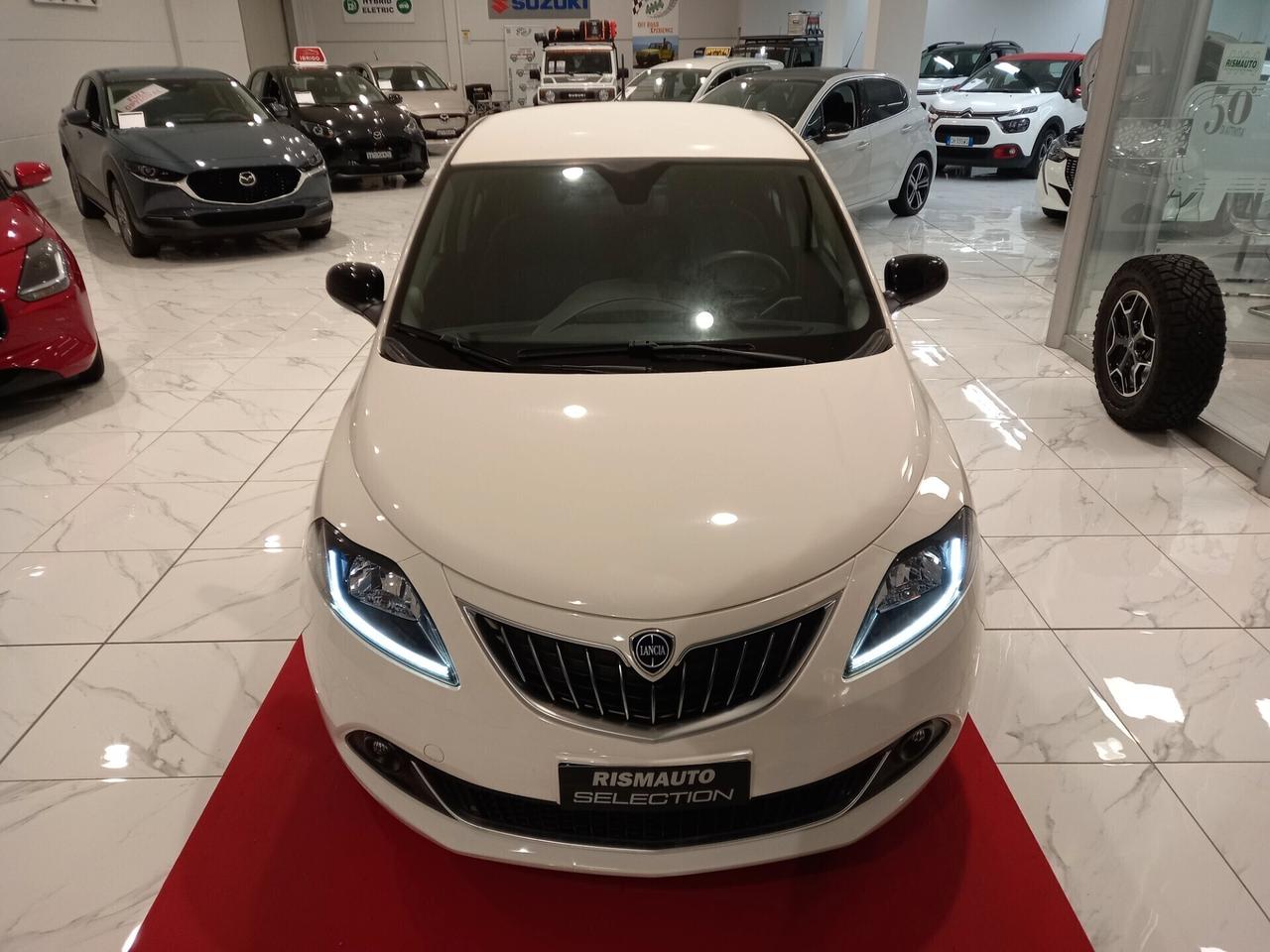 Lancia Ypsilon 1.0 HYBRID 12.000 km