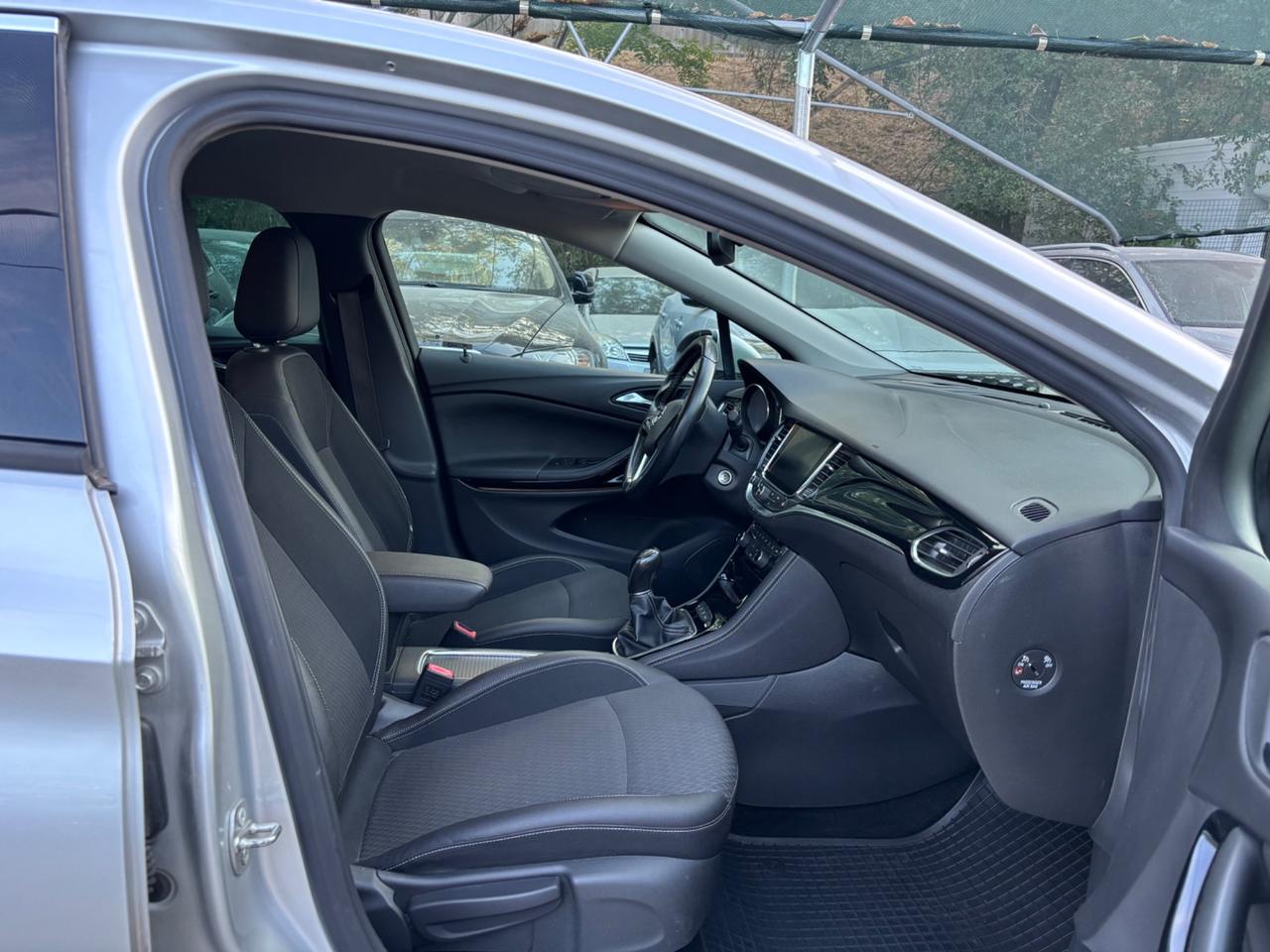 Opel Astra 1.6 CDTi 110CV 5 porte Innovation OK NEOPATENTATI