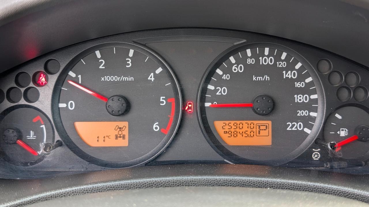 Nissan Navara 2.5 dCi 4 porte Double Cab LE