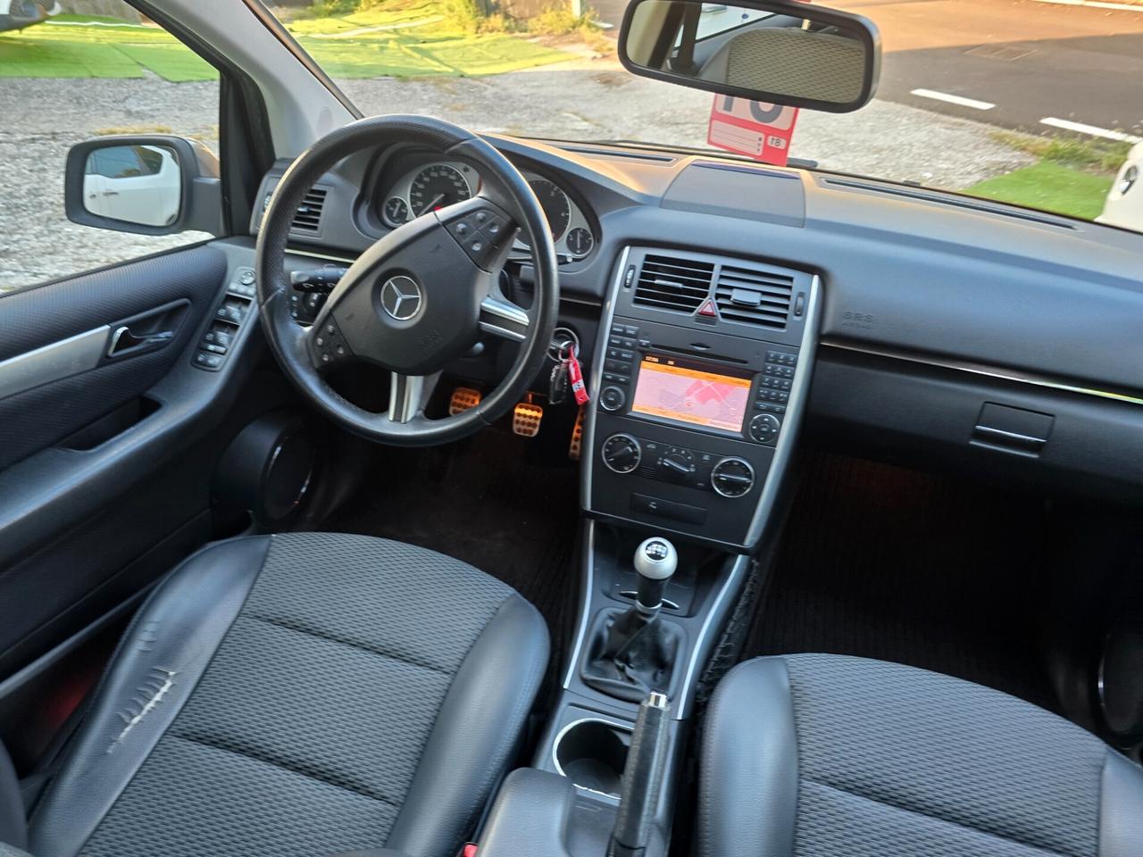 M.B B200 2.0D 140CV 126000KM-2011