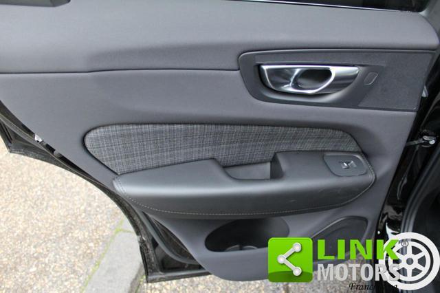 VOLVO XC60 B4 automatico Essentialle con Leasing
