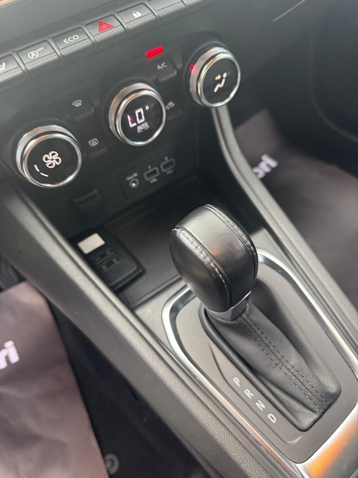 Renault Captur Mild Hybrid 140 CV Intens