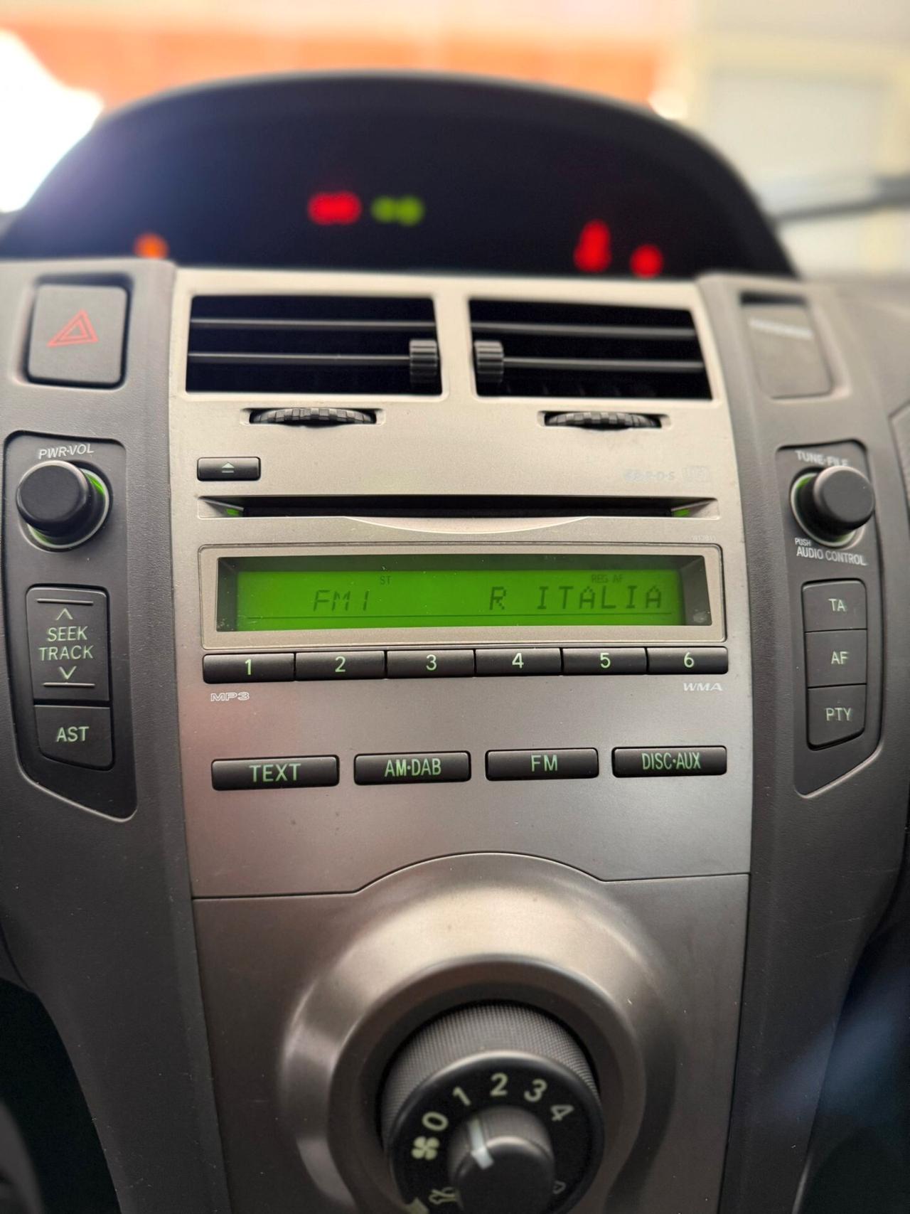 Toyota Yaris 1.3 Benzina 100cv 5 porte Sol