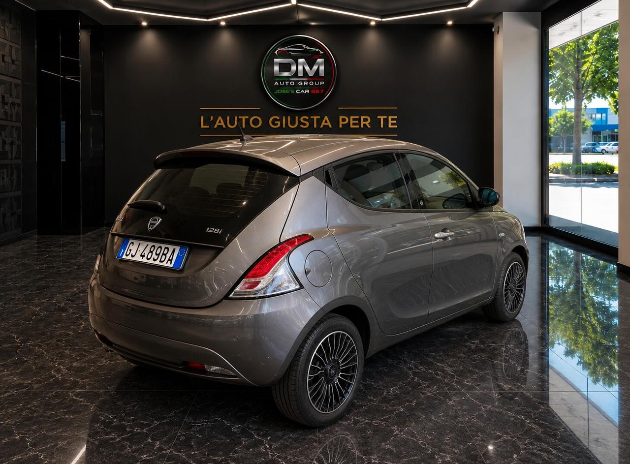 Lancia Ypsilon 1.0 FireFly 5 porte S&S Hybrid Gold