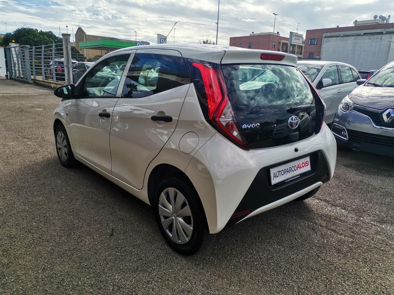 Toyota Aygo Connect 1.0 VVT-i 72CV 5 porte x-business