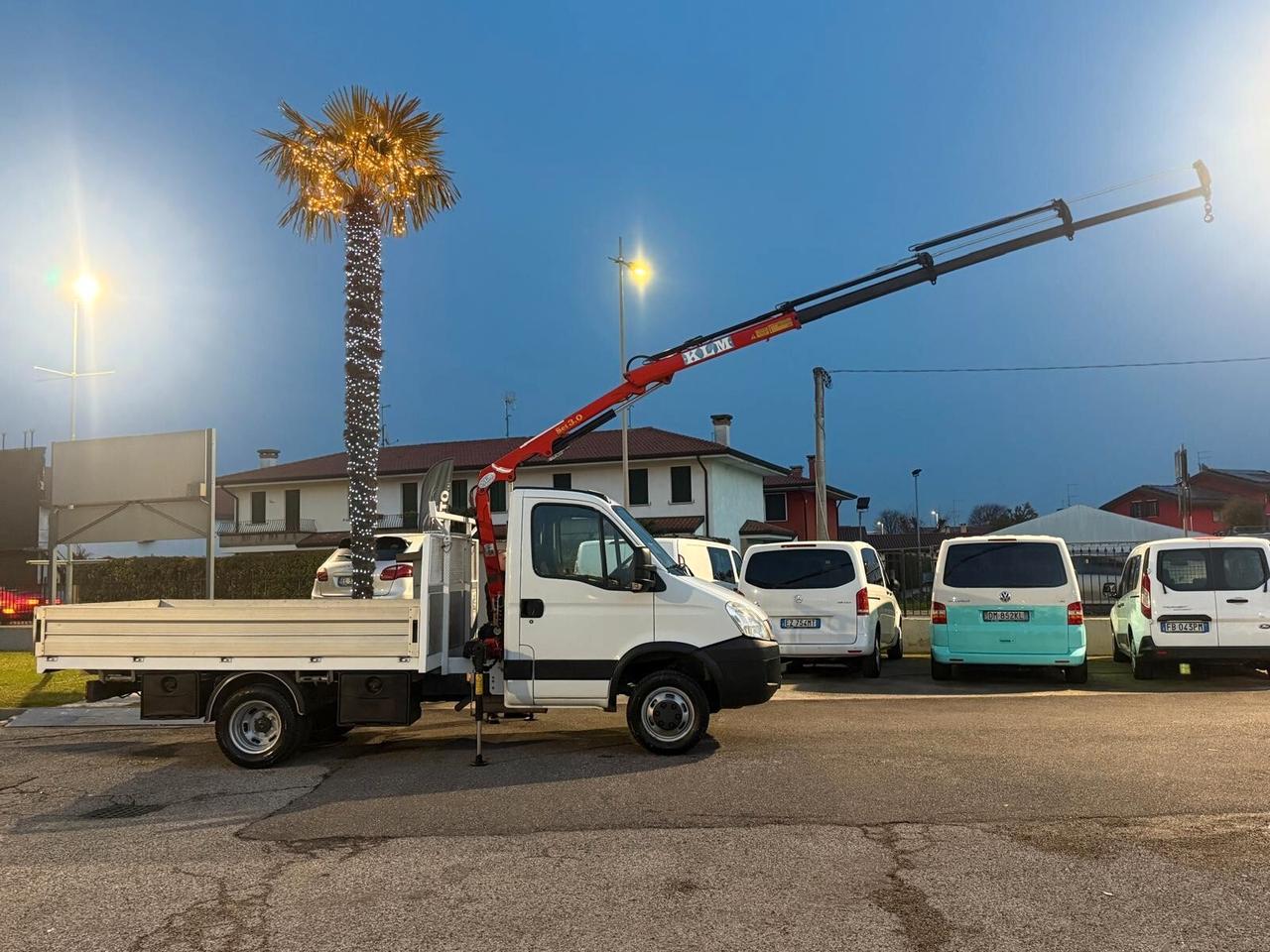 IVECO DAILY 35C14 MOTORE 3.0 140 CV GRU 3 SFILI CASSONE FISSO