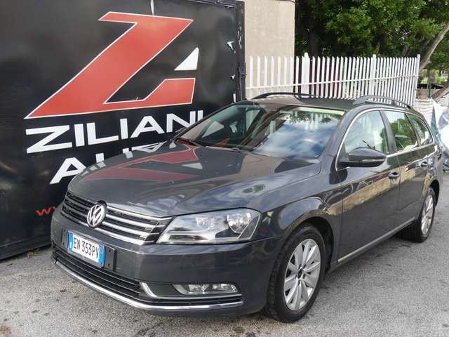 Volkswagen Passat Variant 1.6 tdi CLIMA AUTOM..PDC..C.LEGA 16"