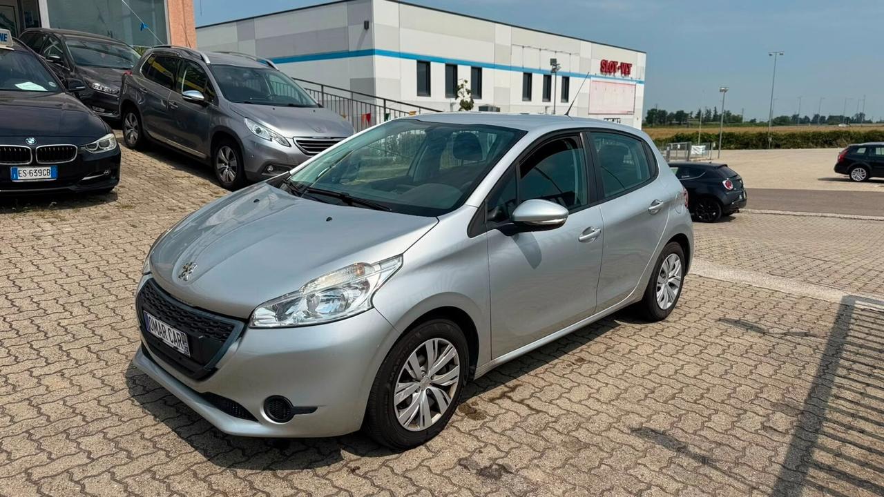 Peugeot 208 1.0 benzina 2015 neop.