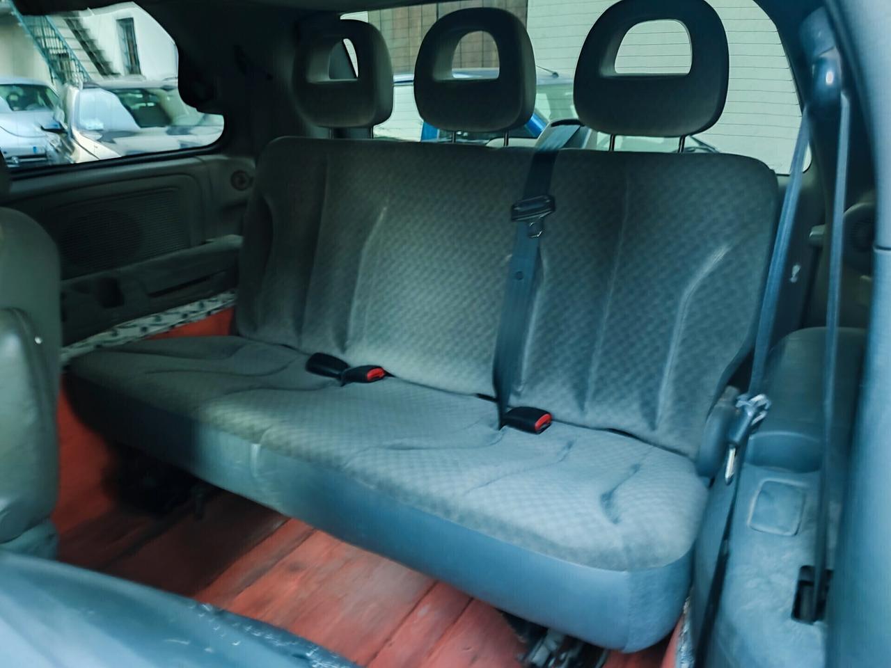 Chrysler Voyager 2.5 CRD cat LX 7 posti