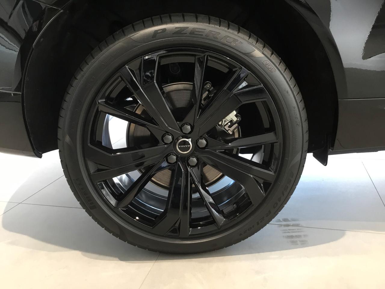 Volvo XC 60 T6 Plug-in hybrid AWD aut. Ultra Black Edition