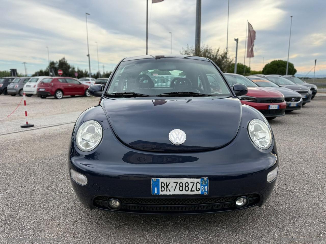 VOLKSWAGEN New Beetle 1.6