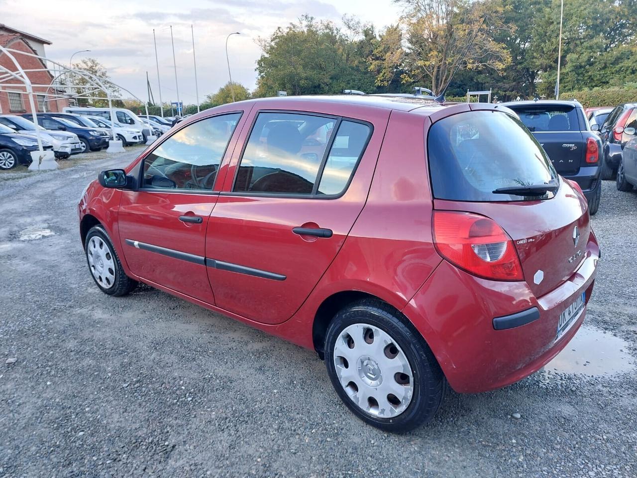 Renault Clio Storia 1.2 16V 5 porte Dynamique