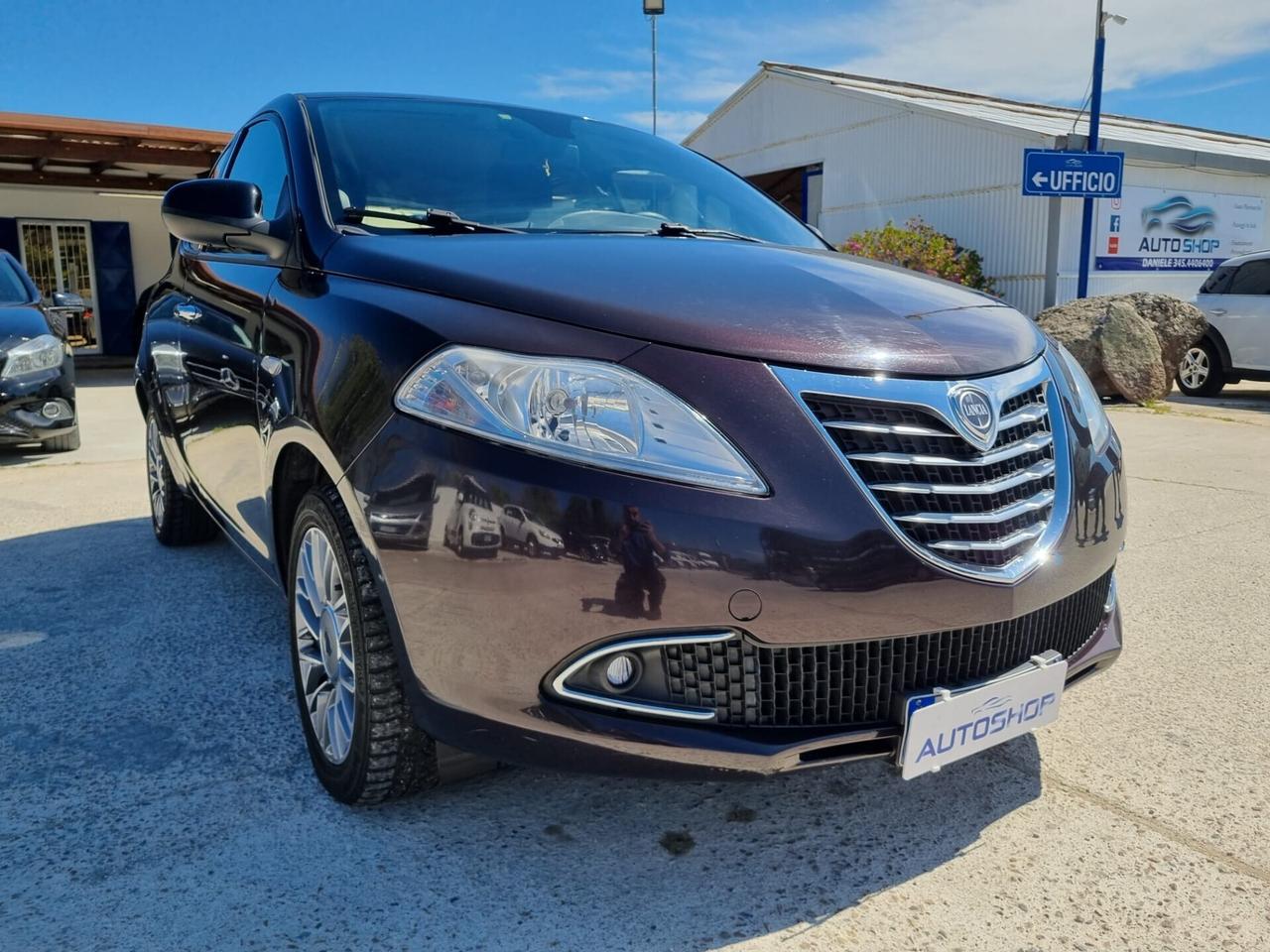 Lancia Ypsilon 1.2 69 CV 5 porte Gold