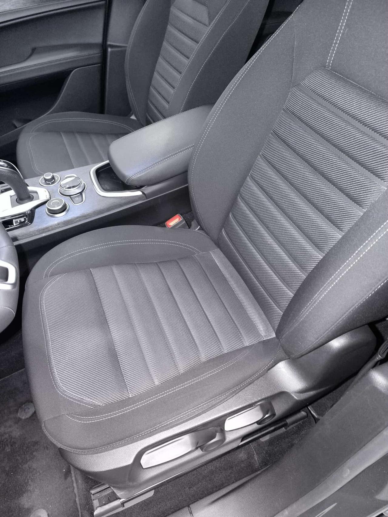 Alfa Romeo Stelvio 2.2 Turbodiesel 190 CV AT8 Q4 Business