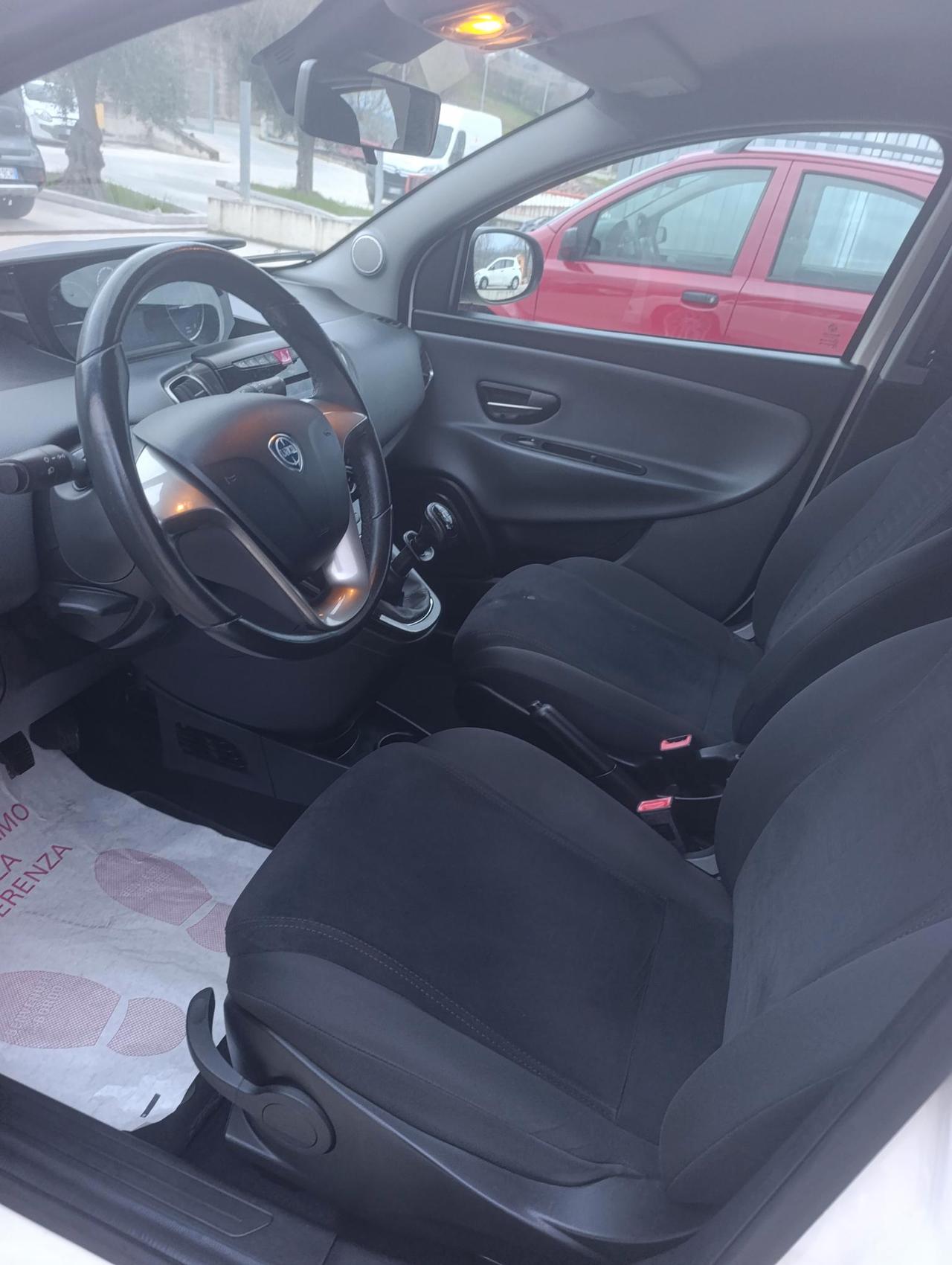 Lancia Ypsilon 5 Porte Ypsilon 1.2 8v Elefantino ecochic Gpl 69cv E6