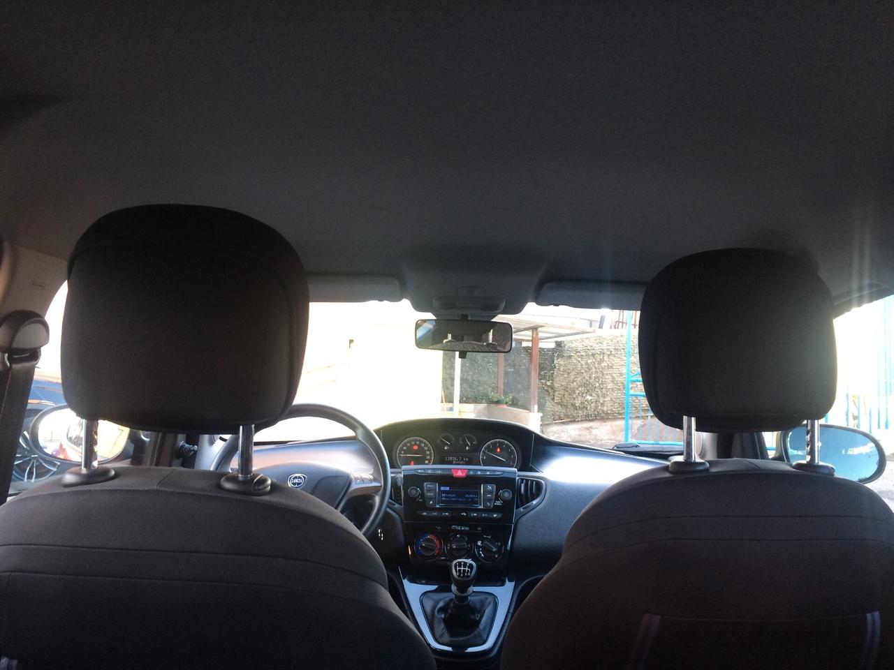 2020 lancia Ypsilon 1.0 FireFly 5 porte S&S Hybrid Ecochic Silver