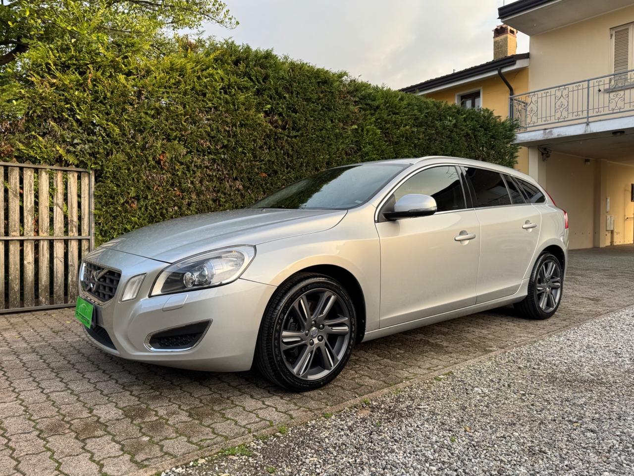 Volvo V60 D5 AWD Geartronic Summum