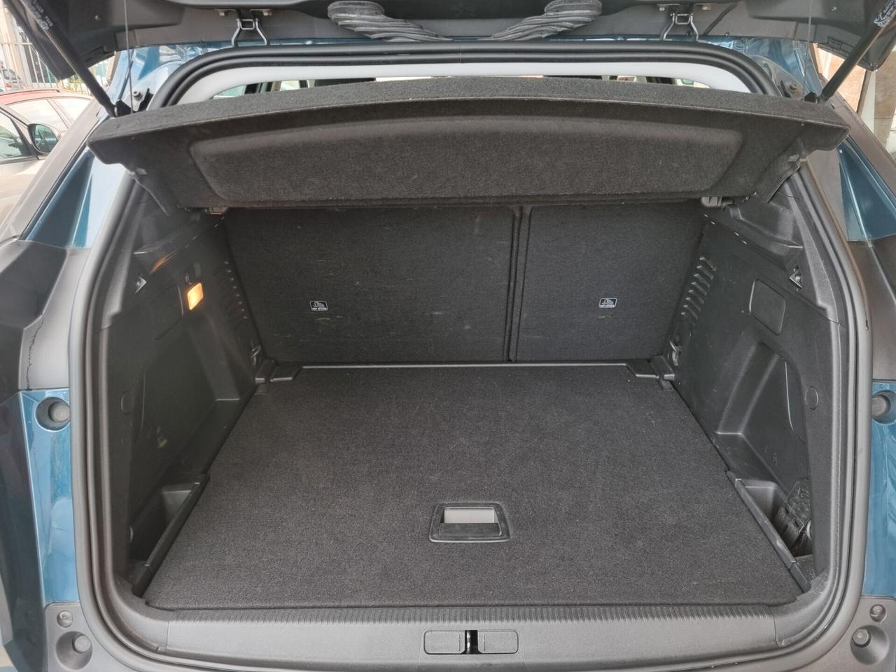Peugeot 3008 BlueHDi 130 S&S EAT8 Active Pack