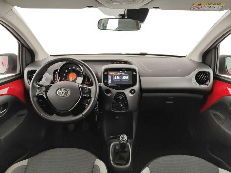 Toyota Aygo Connect 1.0 VVT-i 72 CV 5 porte x-clusiv red pack