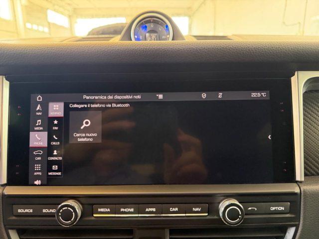 PORSCHE Macan 2.0 //TOTAL BLACK//21//